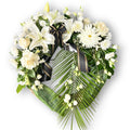 Coroană cu crin , trandafiri, crizanteme, lisianthus, gipsofila