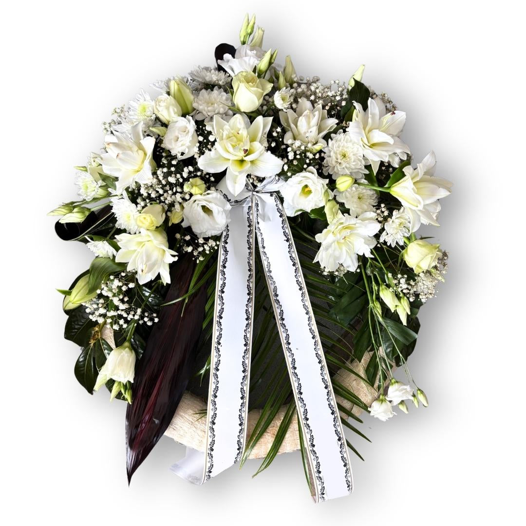 Coroană cu crin, trandafiri, miniroza, lisianthus, gipsofila