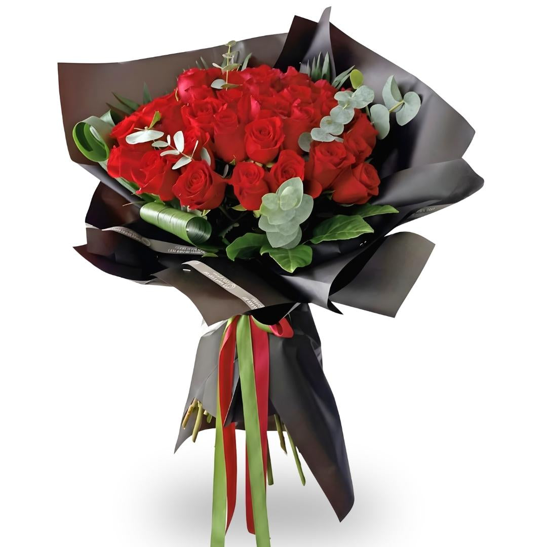 Buchet cu 35 de trandafiri si eucalipt
